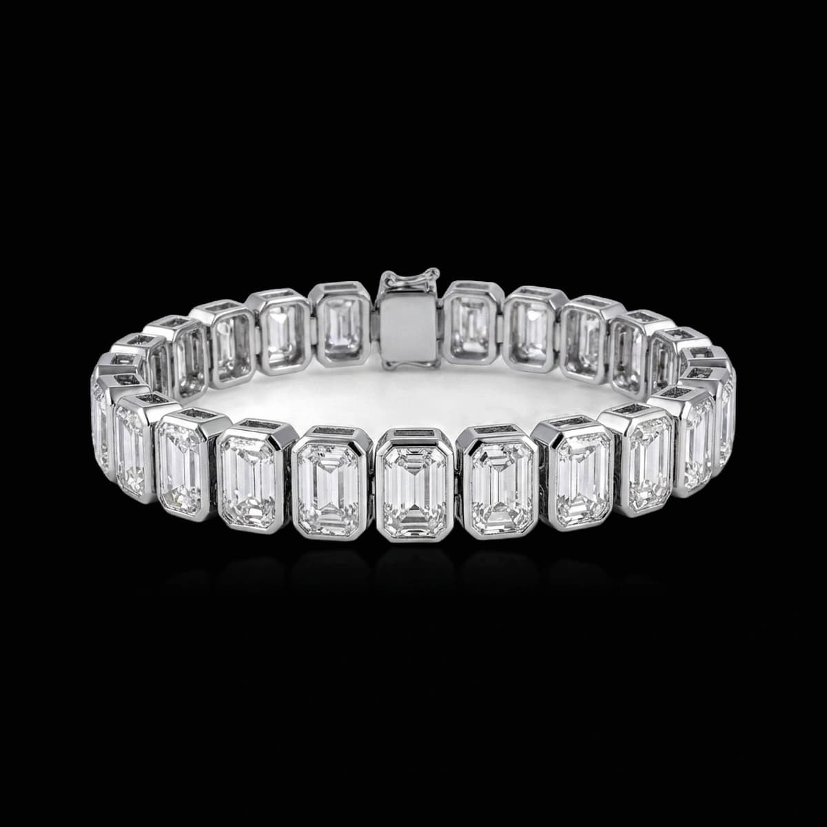 Emerald-cut diamond tennis bracelet, 29 ct