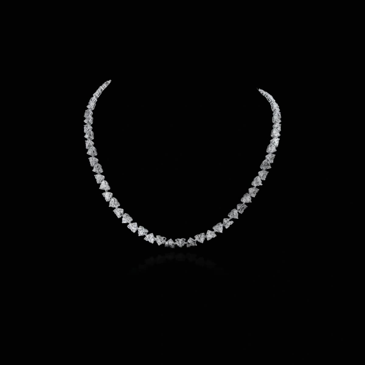 Теннисное колье с бриллиантами огранки «Сердце», 36 ct