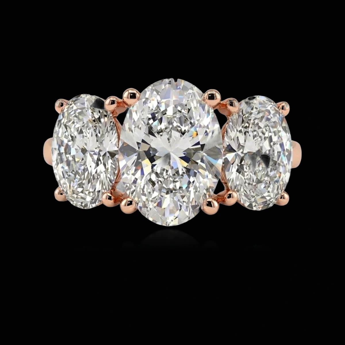 Кольцо с тремя бриллиантами огранки «Овал», 4,2 ct
