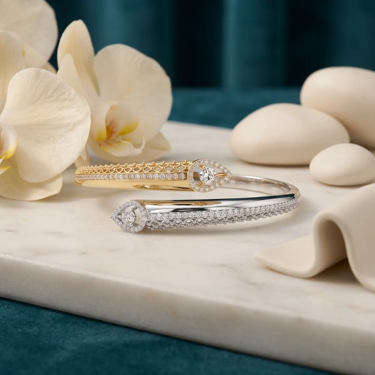 The craftsmanship behind Round-cut diamond bangle, 1.1 ct