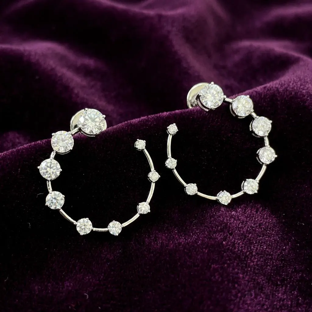The craftsmanship behind Round-cut diamond hoop earrings, 3.2 ct